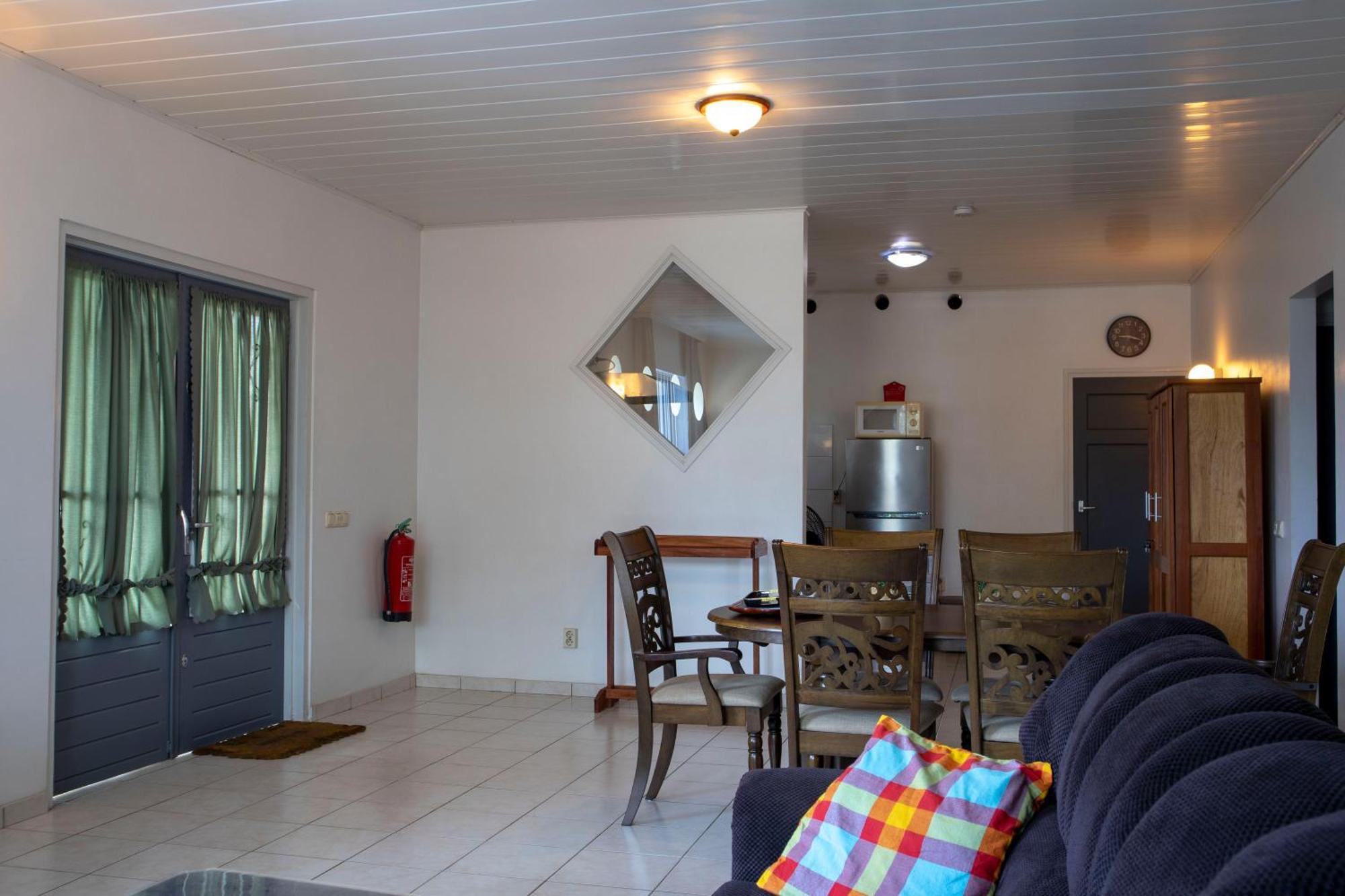 Sabajo Appartement Verhuur ปารามารีโบ ภายนอก รูปภาพ