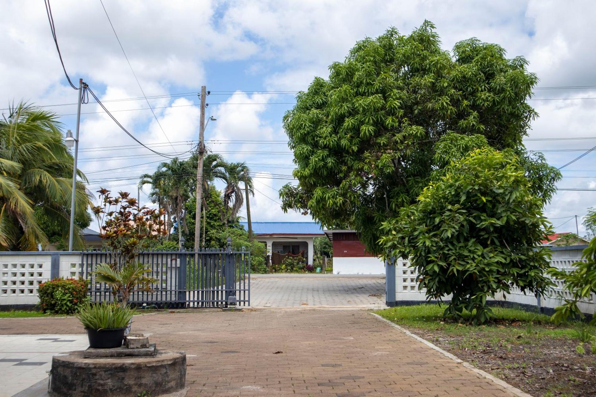 Sabajo Appartement Verhuur ปารามารีโบ ภายนอก รูปภาพ